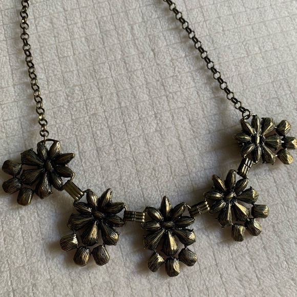 purple statement necklace - Picture 6 of 11